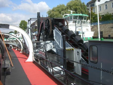 Duisburg-Ruhrort : Vom Deck der "Oscar Huber" ist rechts die "Minden" zu sehen